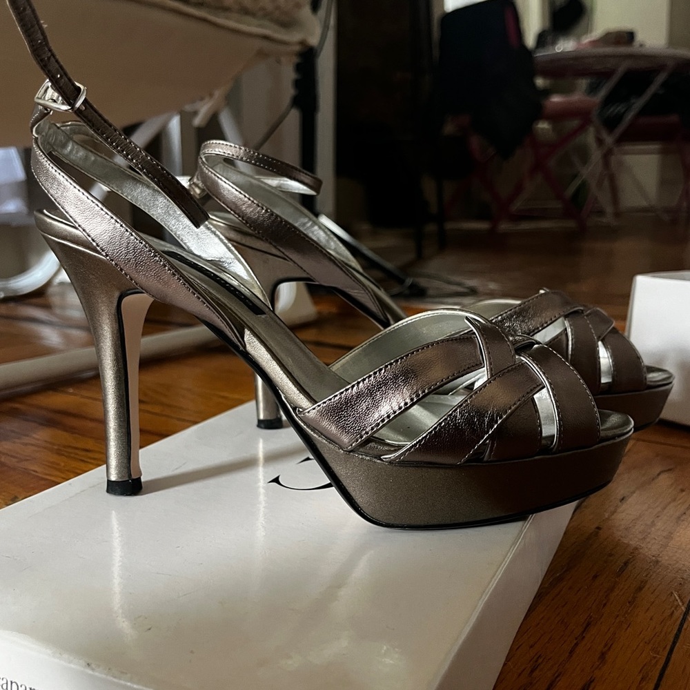 Bloomingdales Caparros Makai Heel 7.5